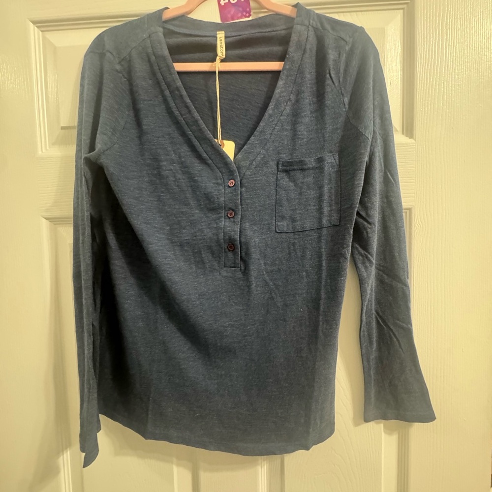 164 NWT Lanston Women's Heather Blue V-Neck Top